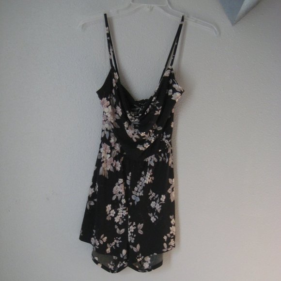 Azkara Black Floral Romper Size M NWT - Picture 7 of 10